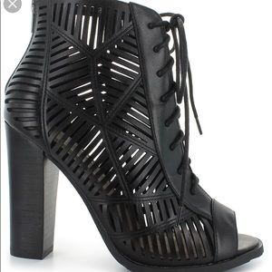 Chelsea Moreland soho bootie